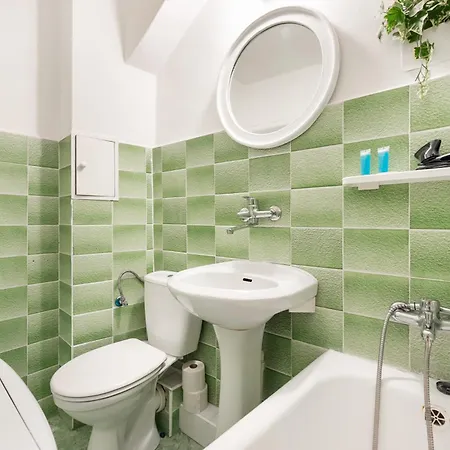 Metro Wilenski Vintage Charm By Bookinghost Varsó