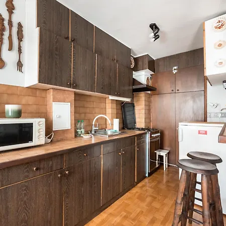 Metro Wilenski Vintage Charm By Bookinghost Apartman